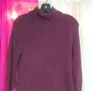 Textured turtle neck